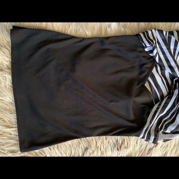 Black and white stripe blouse - Picture 4 of 6